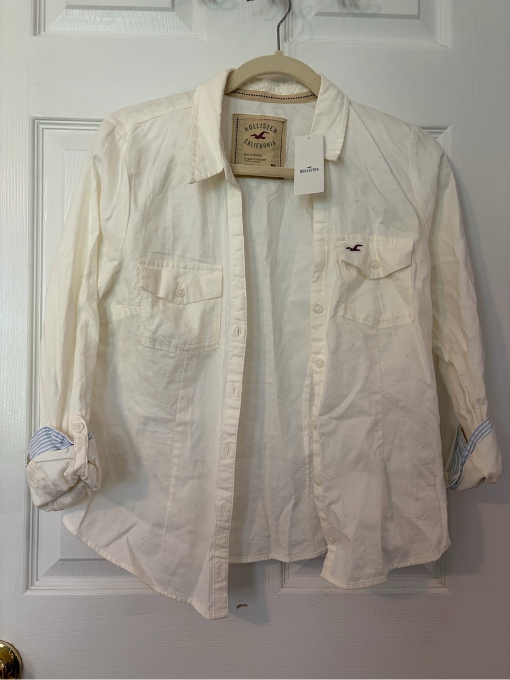 Hollister Women's Cream Button-Down Shirt with Chest Pockets